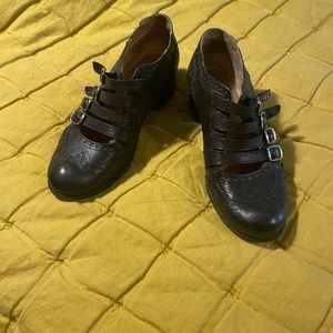 Vintage Fluevogs with cute buckles 8.5
